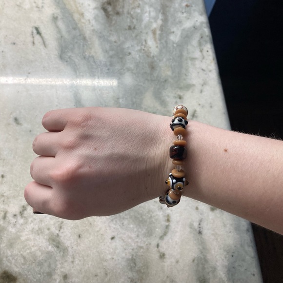 Handmade Artisan Black/White/Brown Glass Beaded Bracelet - Picture 4 of 5